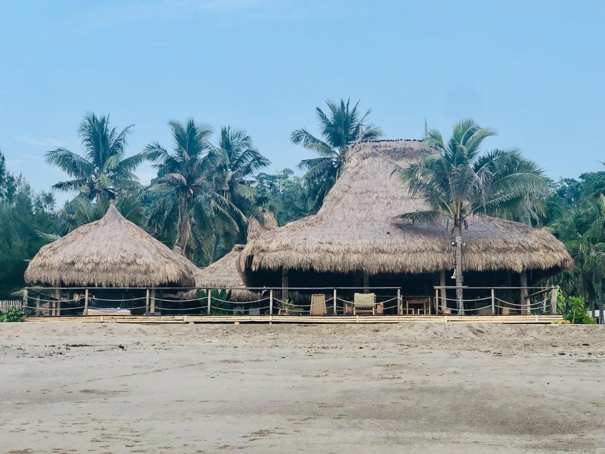 Sumba Beach House Waikabubak Eksteriør billede