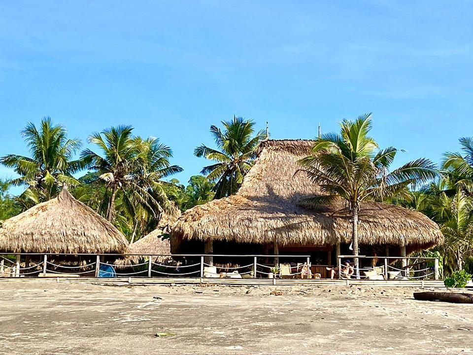 Sumba Beach House Waikabubak Eksteriør billede